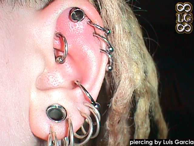 helix piercing jewelry. helix piercings(done with